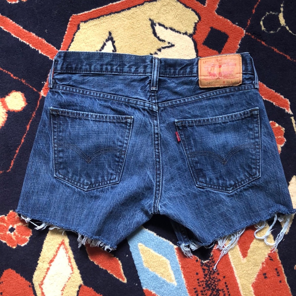 Levi’s cut off jean shorts